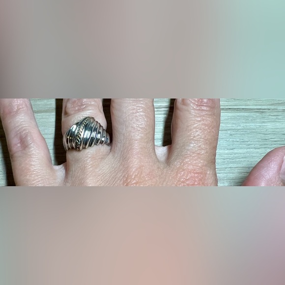 Vintage Designer Hallmarked Sterling Silver & 14K Gold Rope Accented Dome Ring - Picture 9 of 11
